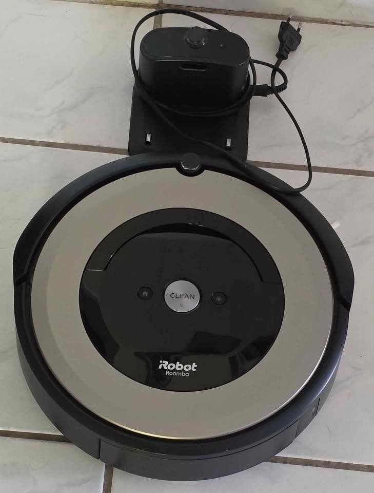 Irobot Aspirapolveri & Accessori: iRobot Roomba Roboter Staubsauger Modell e6 – Usato da Münchwilen TG venduto da ecudos10