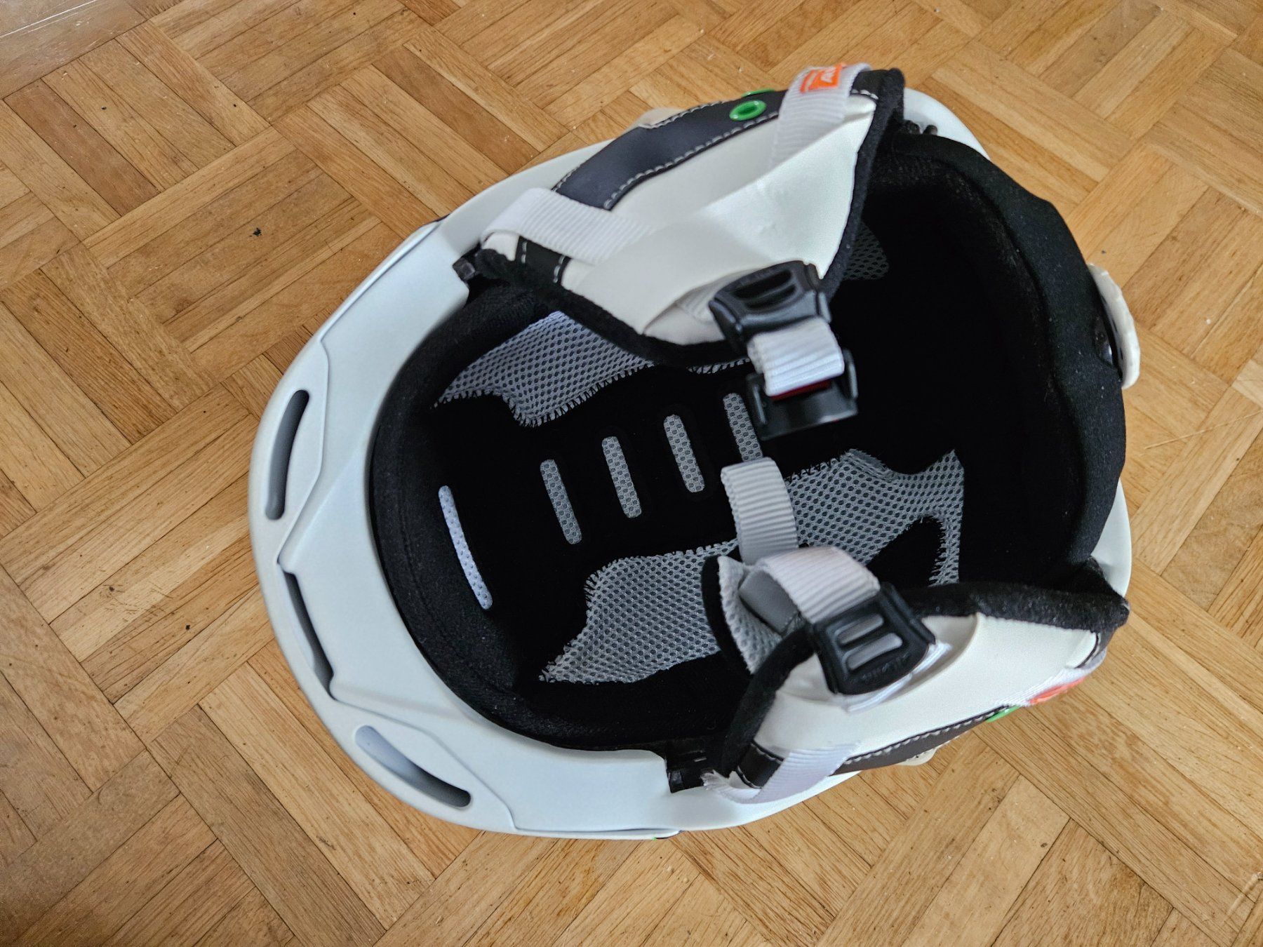 Caschi: Alpina Ski Helm Neu – Usato da Hombrechtikon venduto da JackBleacher 2