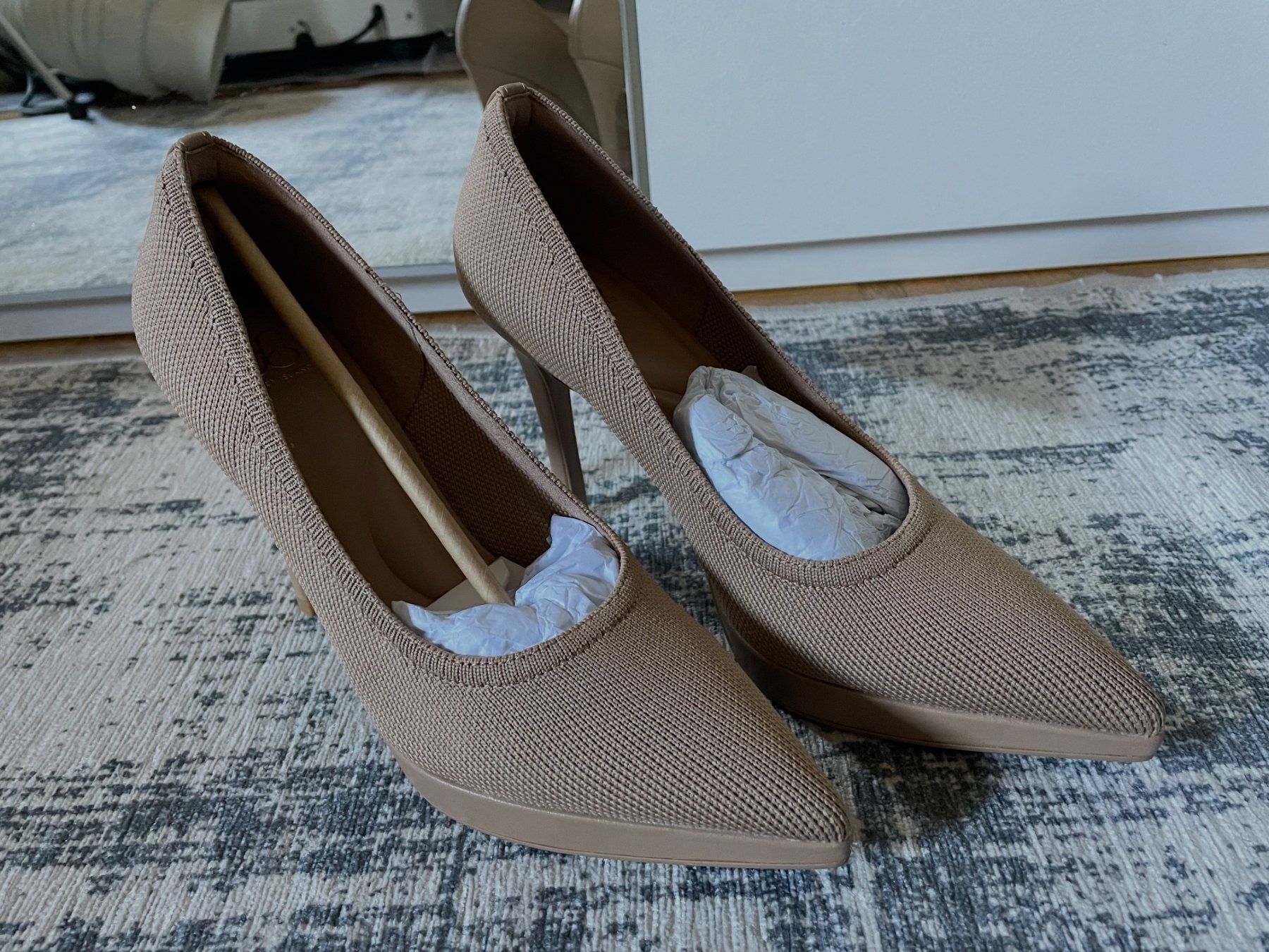 Damenschuhe: Cosy Island- Décolleté Beige Heels – Neu und originalverpackt aus Chiasso von Er_Mon
