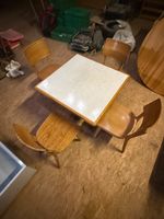 Essgruppe Holztisch mit 4 Stühlen 85x85cm gebraucht