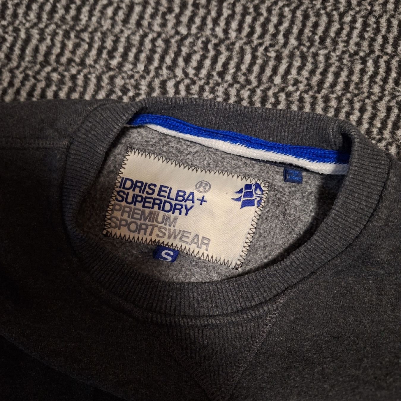 Superdry Maglioni & Felpe: Superdry Pully Gr S. fast neu – Usato da Gossau SG venduto da k1988 1