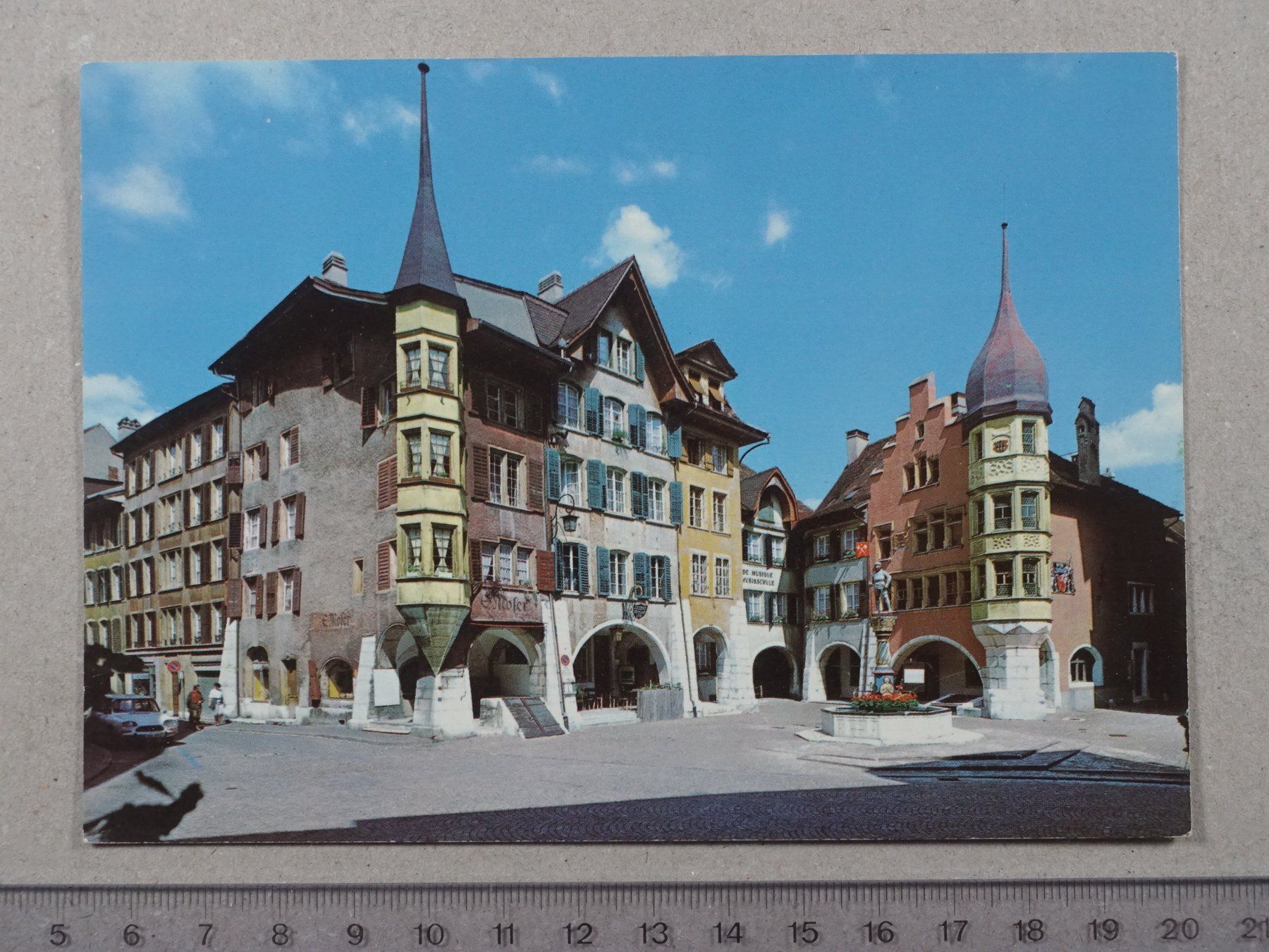 Cartoline postali: Biel, Bienne, mittelalterliche Häuser am Ring – Usato da Lenzburg venduto da fh1