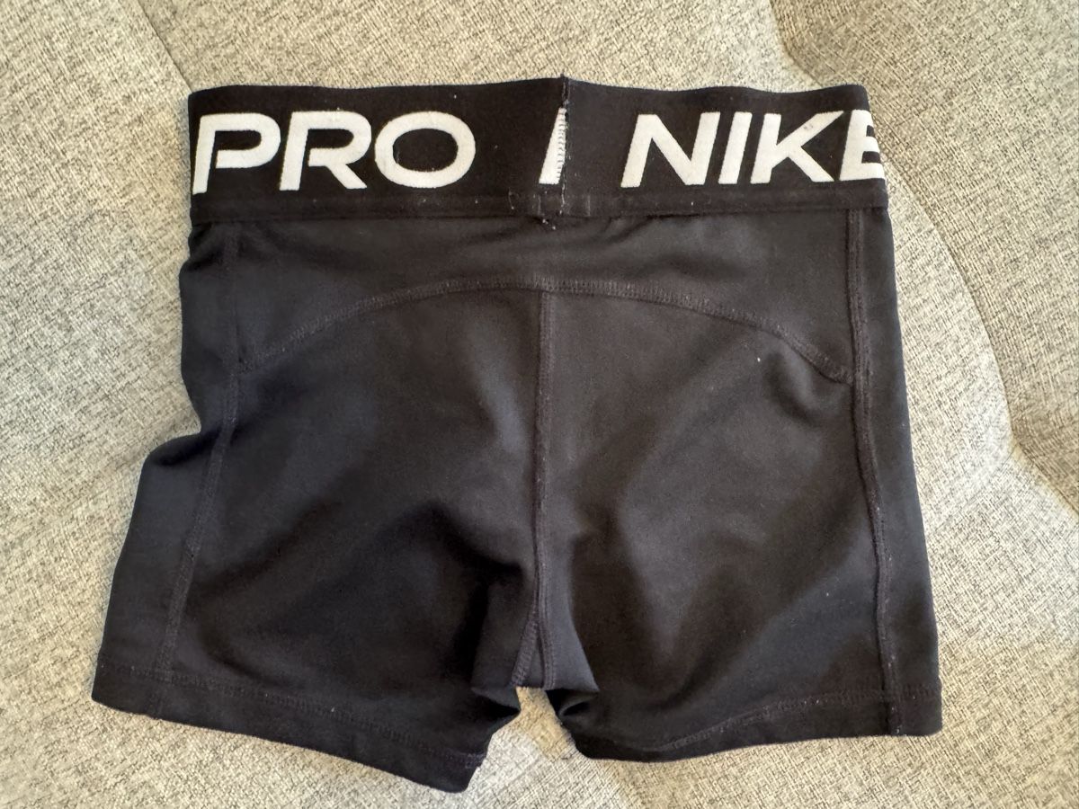 Nike Pantalons: Nike Pro Shorts – D'occasion à Dierikon par FraeuleinMaus17 1