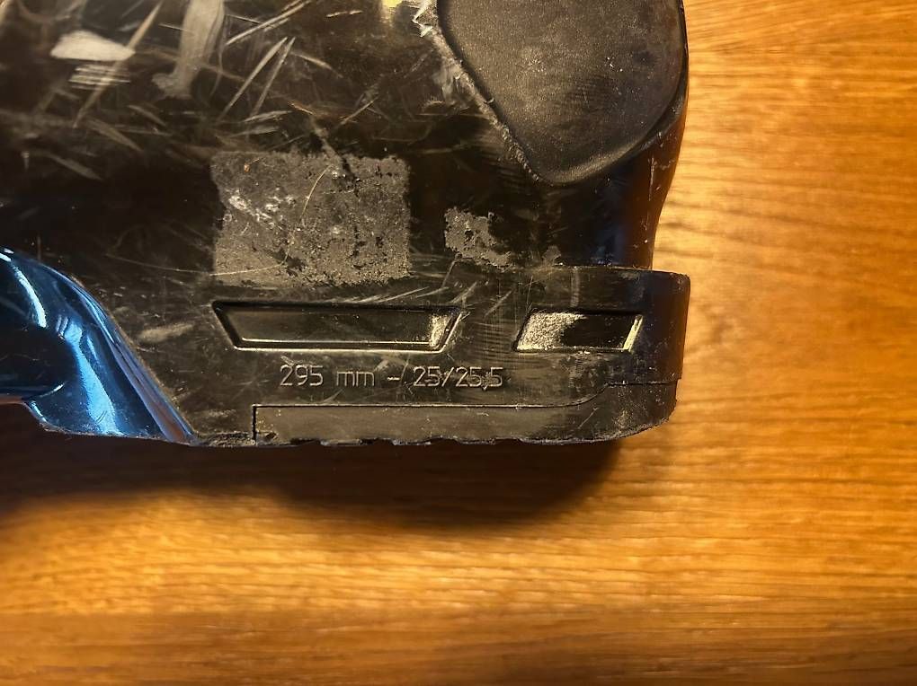Salomon Scarpe da uomo: Skischuh Salomon Grösse 39 – Usato da Zuzwil SG venduto da Campino1 2