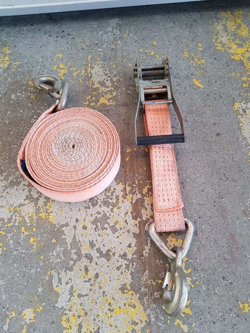 Kletterausrüstungen: Spannset bestehend aus Ratsche und Spanngurt 7.7. Meter – Gebraucht aus Baar von rue_dwn8 4