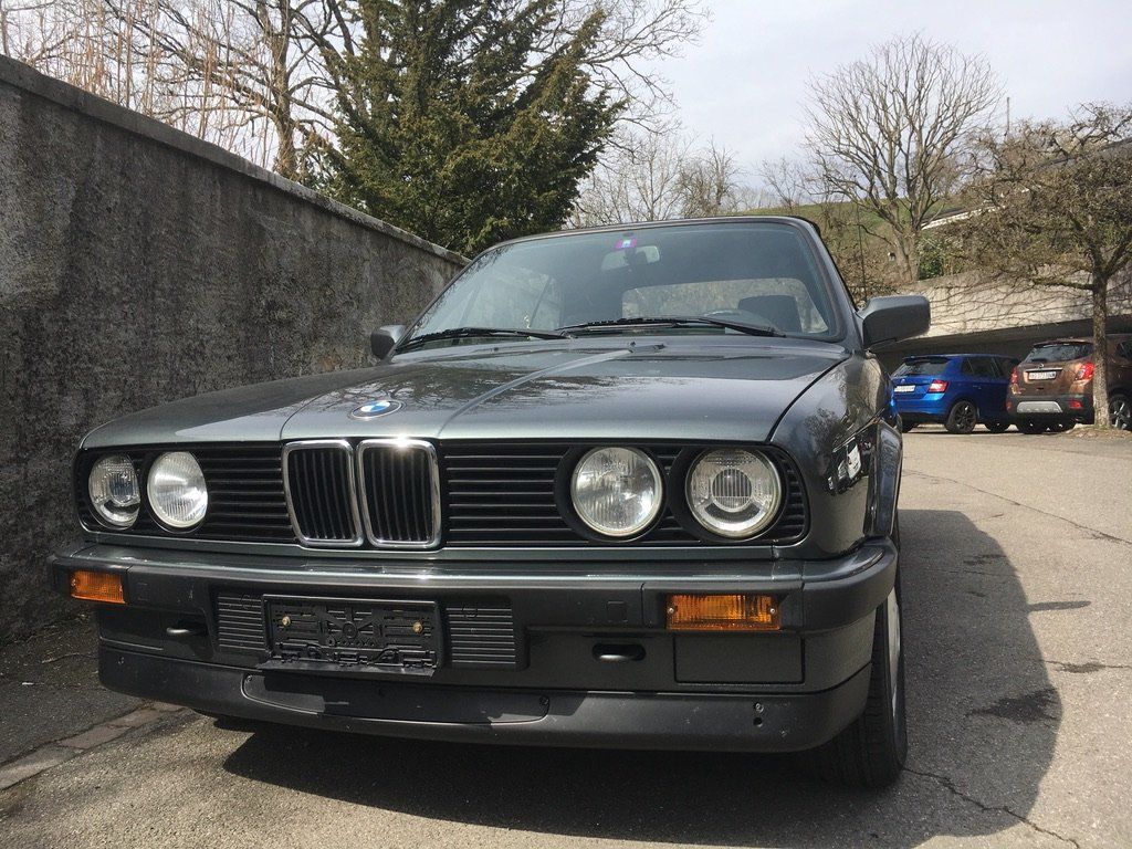 BMW Automobili: BMW Cabriolet 320i  (E30) Oldtimer – Usato da Kirchdorf AG venduto da Gauwain01 1