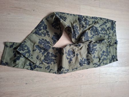 BC Best Connections Hose, Khaki mit Blumenmuster, Gr.20