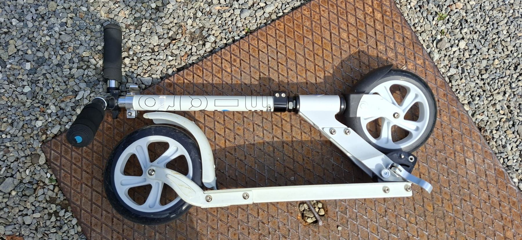 Micro Kickboard: Trotinette Micro White – D'occasion à Basel par sis_h6jg 1
