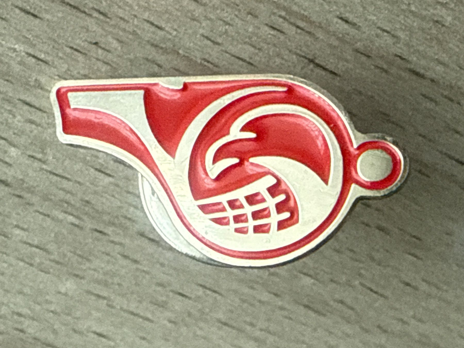 Placchette & Badge: Pin Volleyball Pfeife – Usato da Glattbrugg venduto da Schweigmatt