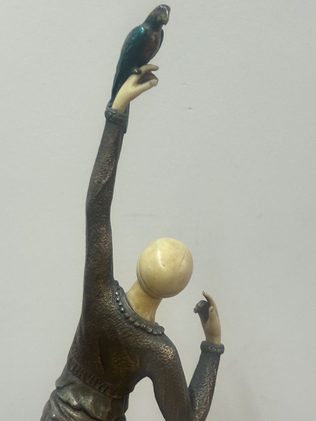 Sculture & Statue: Skulptur Mädchen mit Papagei Paul Philippe ca. um 1925 – Usato da Zürich venduto da Levelart 6