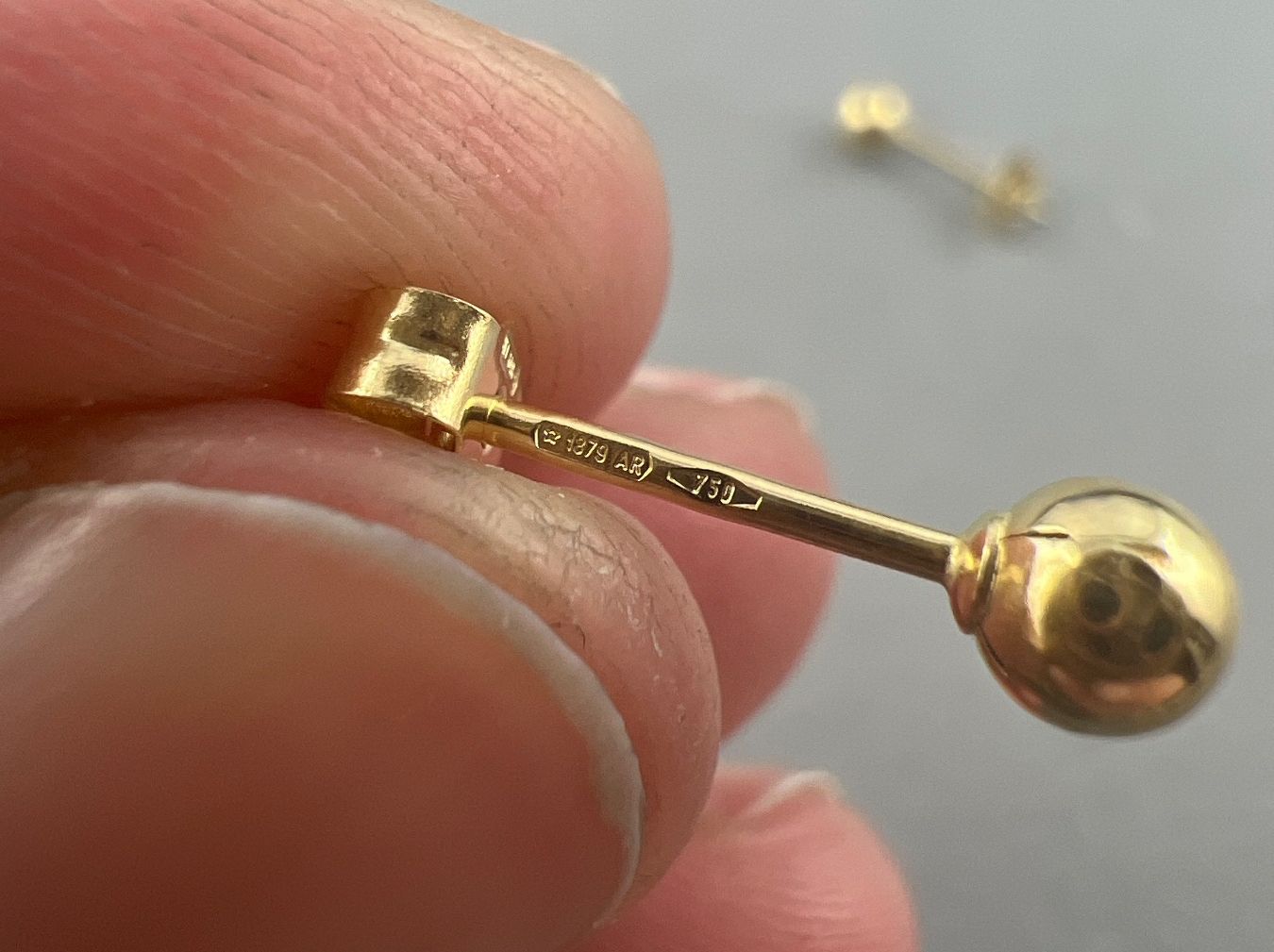 Ohrringe & -stecker: Ohrstecker 750 Gold – Gebraucht aus Niederuzwil von leo_8857 1