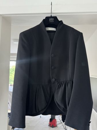 Zara Blazer schwarz mit Schoss, guter Zustand, Grösse S