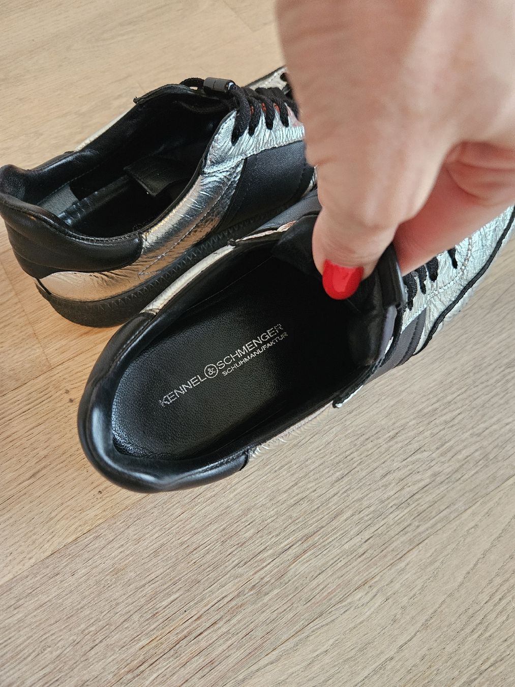 Kennel + Schmenger Damenschuhe: Kennel & Schmenger Sneaker, Silber/Schwarz, Gr. 38,5 – Gebraucht aus Regensdorf von bus_dn2t 5