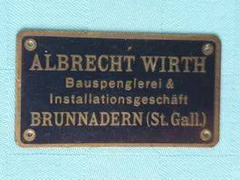 Schild Bauspenglerei & Installationsgeschäft BRUNNADERN
