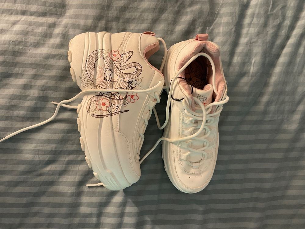 Bershka Scarpe da donna: BERSHKA platform sneakers gr39 – Usato da Regensdorf venduto da amb_n5n7 6