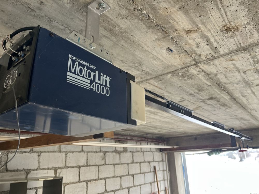 Chamberlain Motorlift 4000