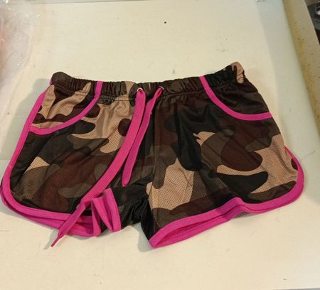 Short, Sommer, neu mit Camouflage Muster pink Gr.XS (nov262)