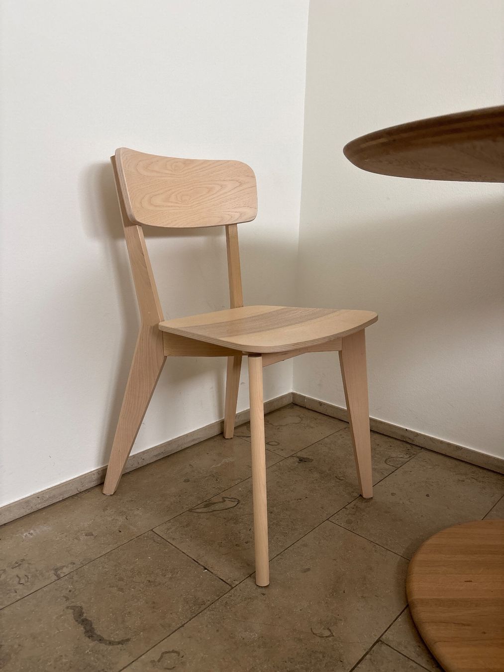 Set di tavolo e panche: Premium wooden table + 2 chairs – Usato da Zürich venduto da gia_qzh8 3