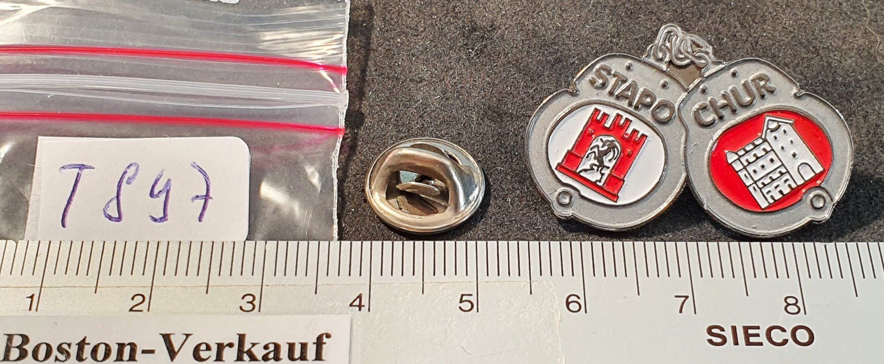 Placchette & Badge: T897 - Pin Stadtpolizei STAPO Chur Handschellen – Usato da Reinach BL venduto da Boston-Verkauf 1