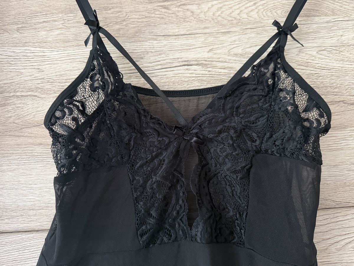 Altra biancheria intima: Schwarzes Negligee mit Spitze, Grösse M/L – Usato da Au ZH venduto da FMRF 1