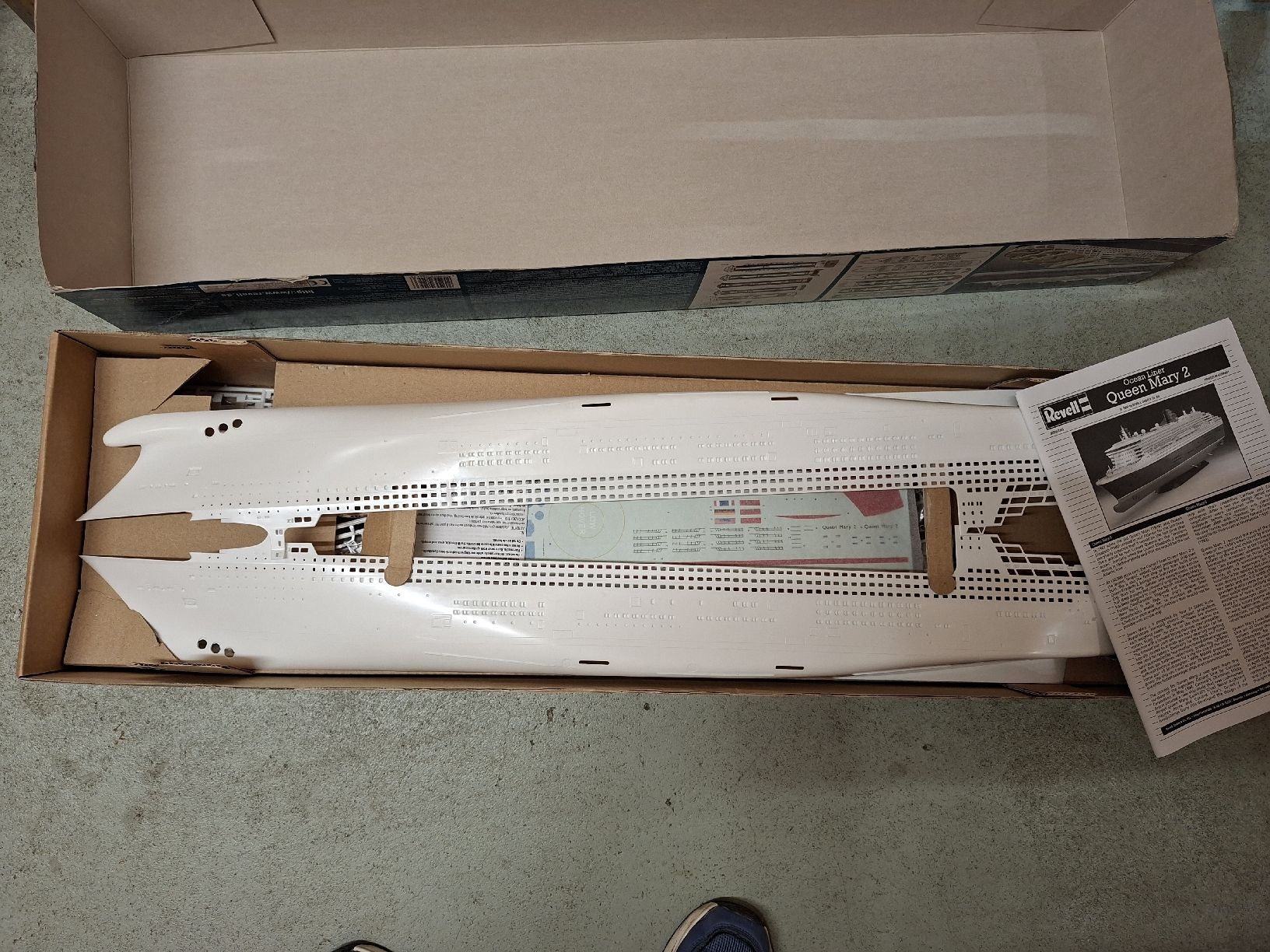 Revell Kit di modellismo & Modellini statici: Quinee Mary 2 Modellschiff – Nuovo e nell'imballaggio originale da Winznau venduto da Jaguar_01 6