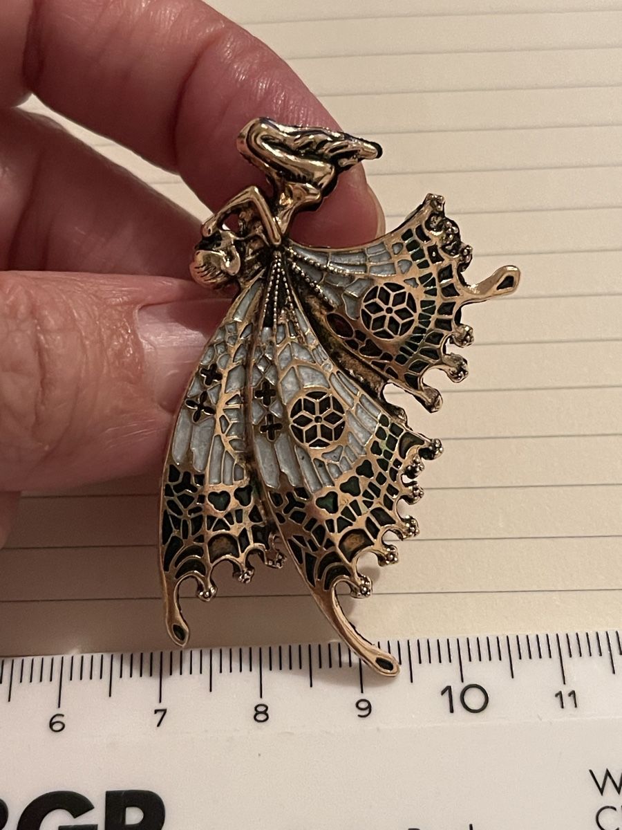 Spille & Fermagli: Jolie Broche fée papillon gravée neuve – Nuovo (secondo la descrizione) da Kloten venduto da Vermicelles 2