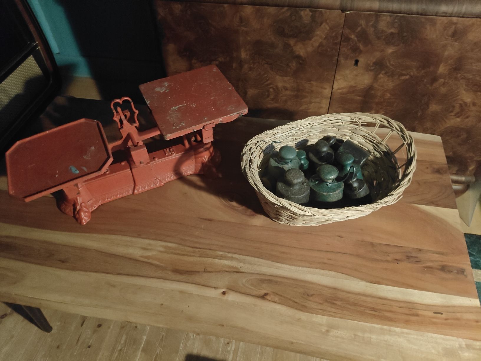 Balances et poids: antike Waage mit Gewichten  – D'occasion à Ebnat Kappel par Noah2512
