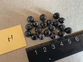 20 Perlen / Glas oder Keramik