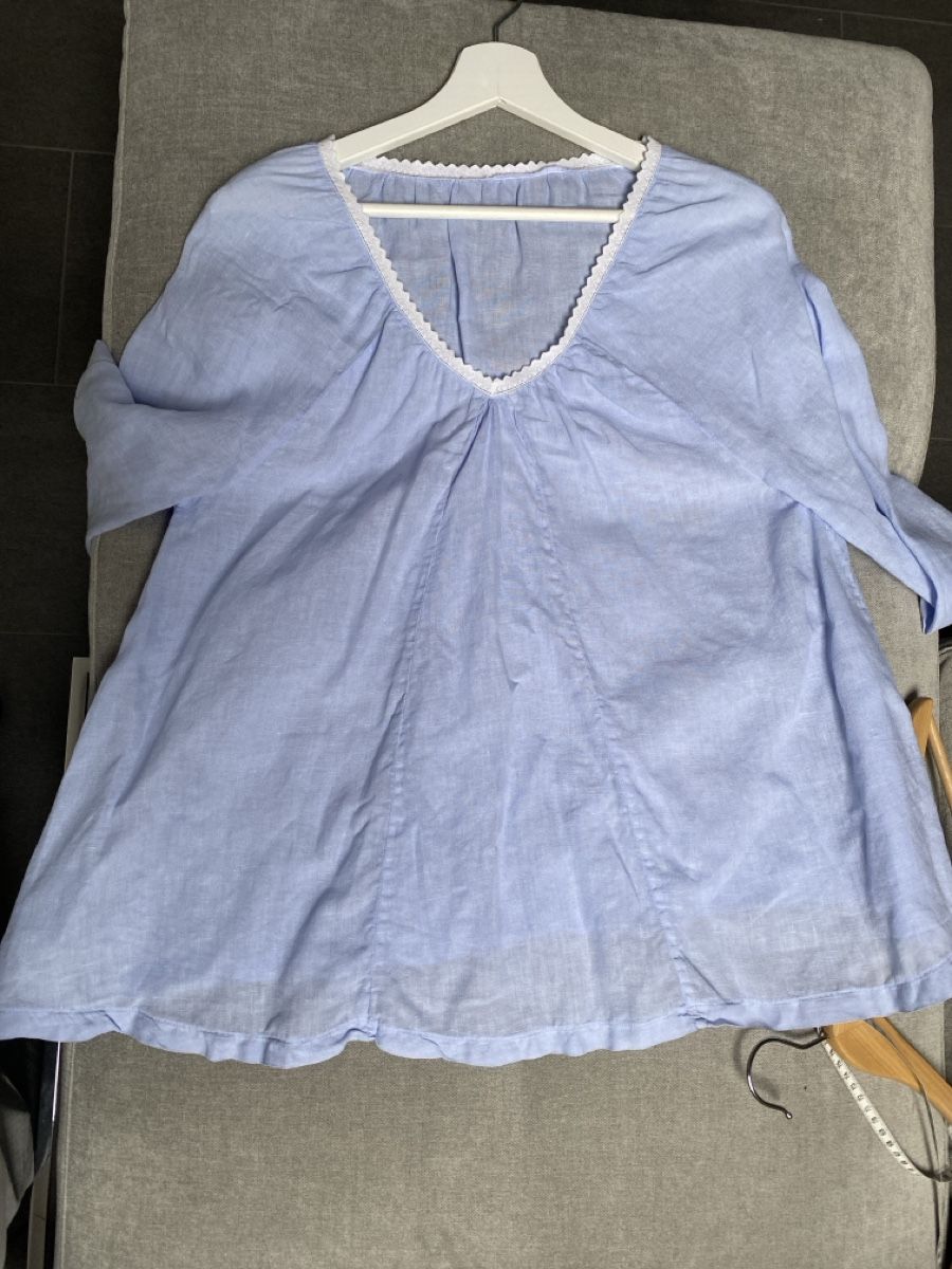 Camicette: Leinen?  Sommer Bluse in Hellblau mit Spitze, ca. Gr. M/L – Usato da Homberg b. Thun venduto da Homata 4