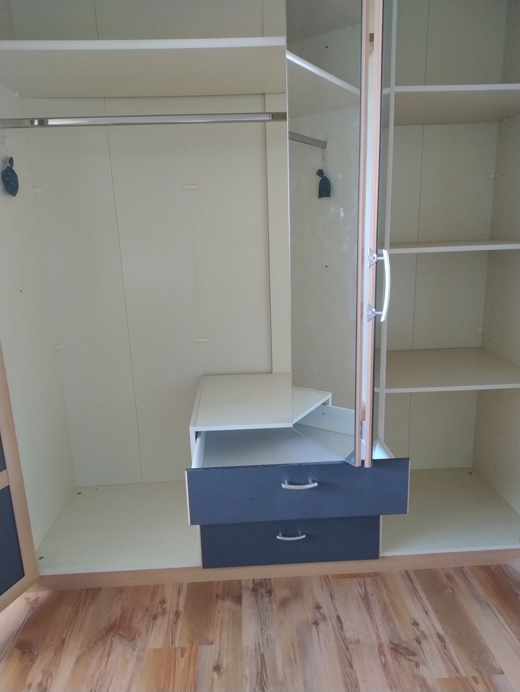 Armadi: Kleiderschrank – Usato da Rüfenach AG venduto da Mikesch1999 1