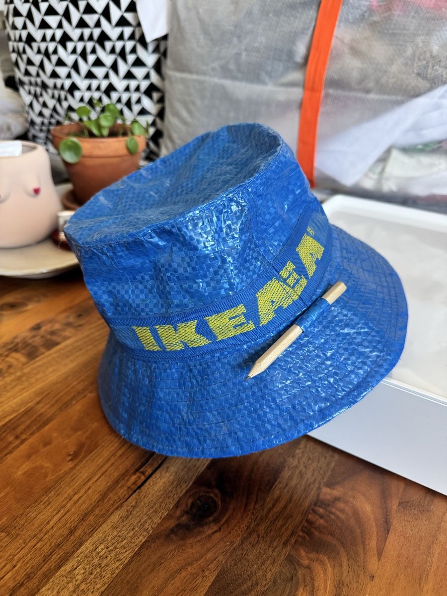 Ikea Hüte, Mützen & Caps: IKEA bucket hat with pencil holder & pencil – Neu (gemäss Beschreibung) aus Zürich von kri_zhv2