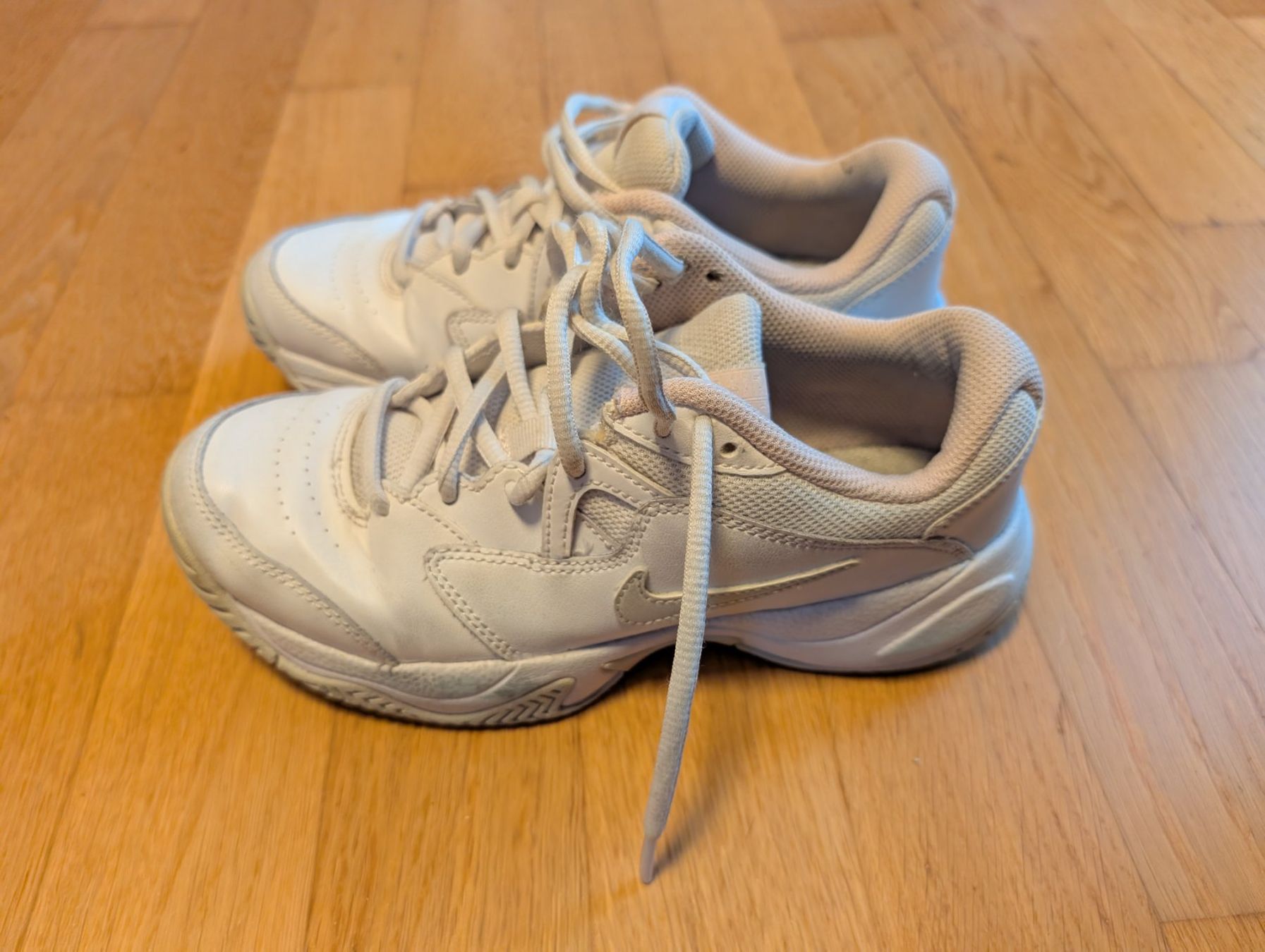 Nike Scarpe da donna: Damen-Turnschuhe Nike Grösse 36 – Usato da Ehrendingen venduto da tdz1980 1