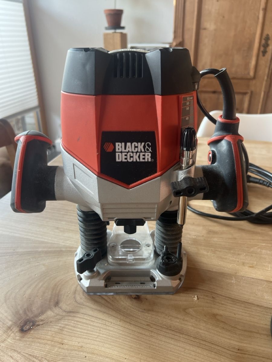 Toutes les machines: Oberfräse BLACK & DECKER KW900E – D'occasion à Konolfingen par sibi1977
