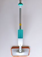 Lovevery Squeeze & Spray Mop Drück- & Sprühwischmopp Balai