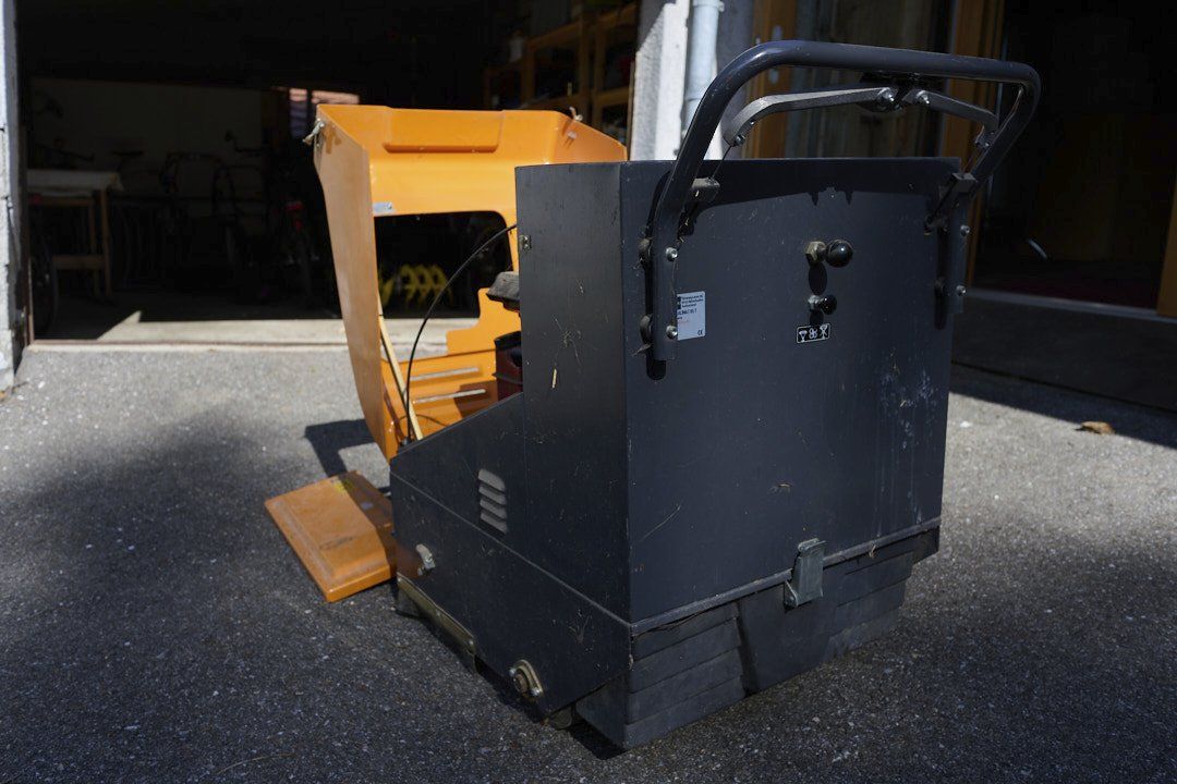 Tutte le macchine: Kehrmaschine Taski balimat 65T – Usato da La Chaux-des-Breuleux venduto da countryboy01 4