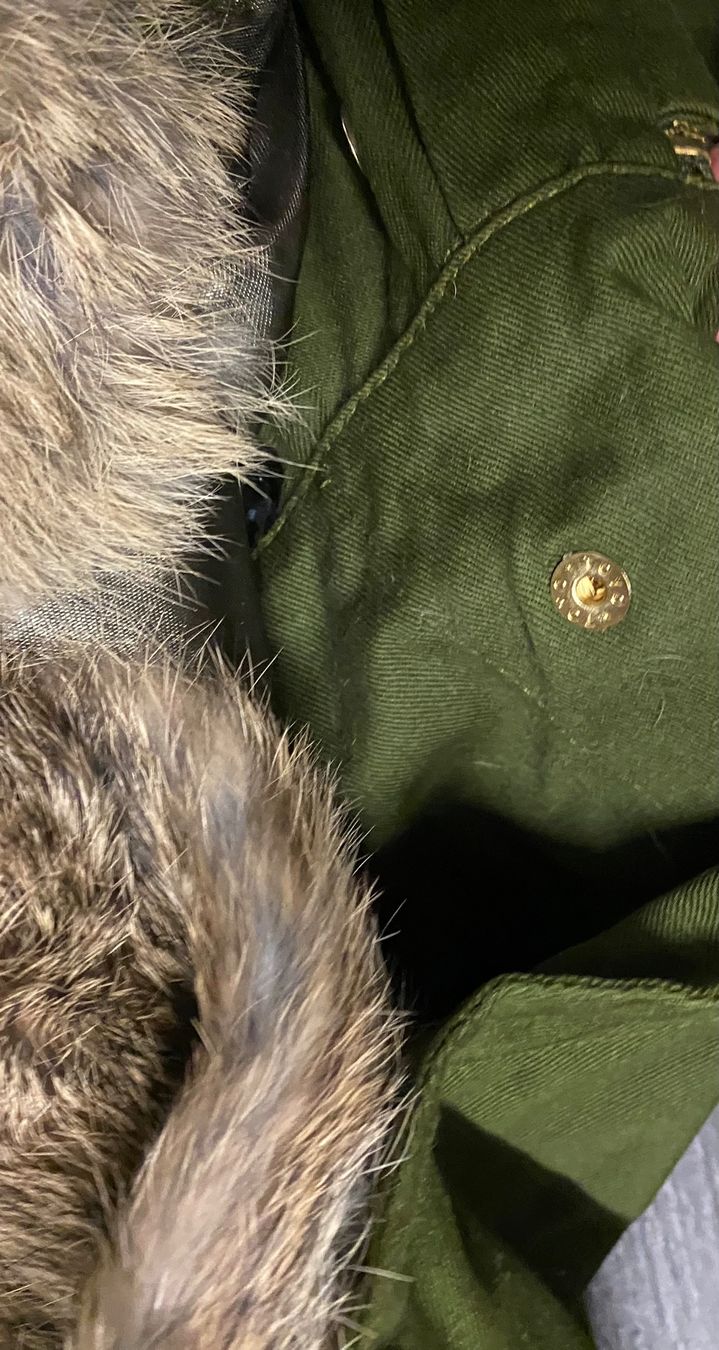 Jacken: Jacke von Shine Olive mit Pelz M – Neu (gemäss Beschreibung) aus Chur von simhofstr 3