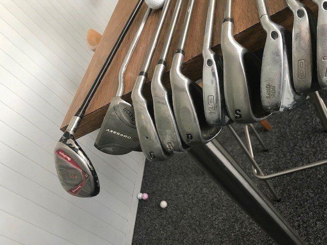 Mazze & Set: Golfsack/ Golf Bag mit div. Golfschläger – Usato da Brügg BE venduto da schwimmer01 2