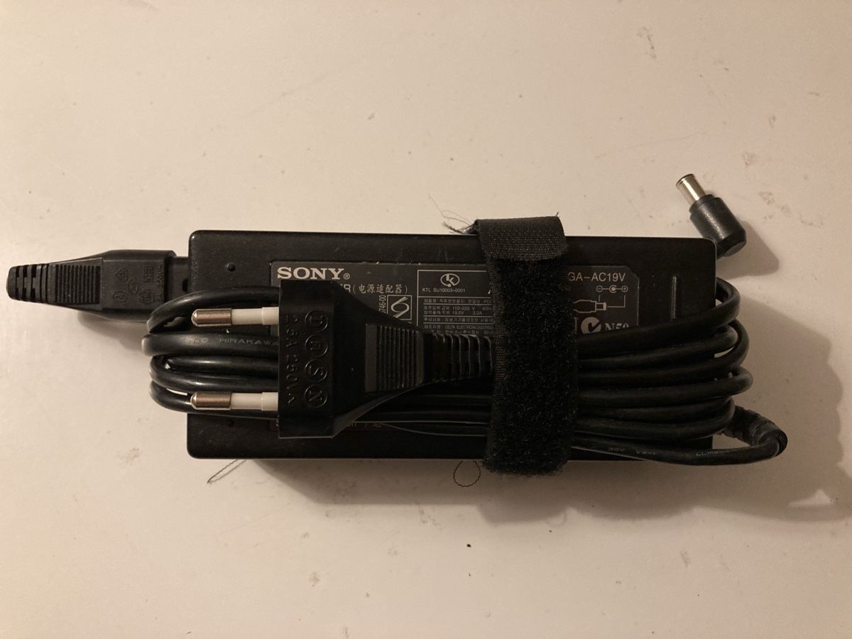 Sony Caricabatterie: Sony PCGA-AC19V AC Adapter Netzteil 19.5V 3.3A – Usato da Flawil venduto da rcnkr