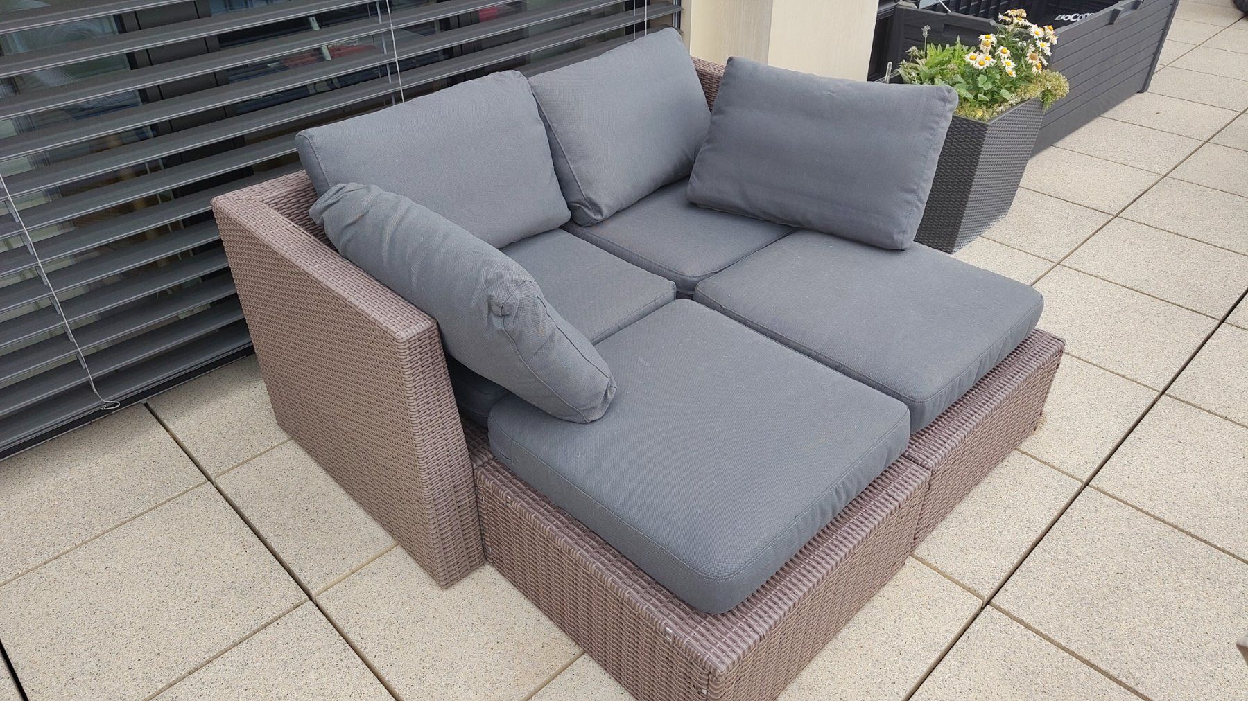 Ikea Divani: Outdoorlounge mit Kissen – Usato da Zürich venduto da aaw1279 2
