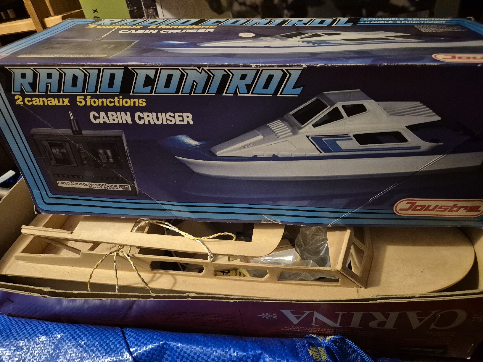 Giocattoli: Cabin cruiser boat joustra – Nuovo (secondo la descrizione) da Dulliken venduto da Undercover