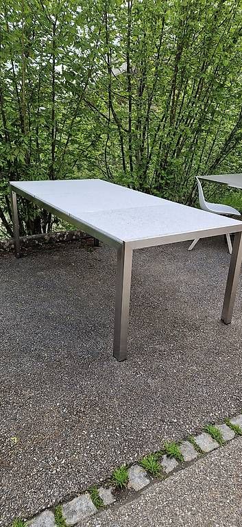 Tables: Gartentisch mit 3teillig Granitplatte Ab Ausstellungs – Neuf avec emballage d'origine à Lützelflüh-Goldb par Rampenverkauf_72_