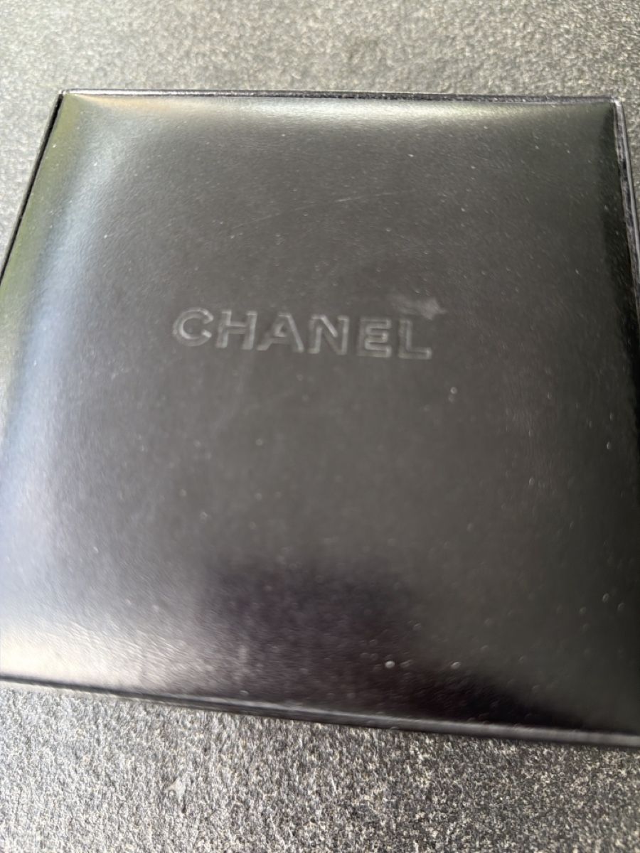 Coffrets à bijoux: Schmuckschatulle Chanel schwarz mit Prägung – D'occasion à Adligenswil par goverla11 5