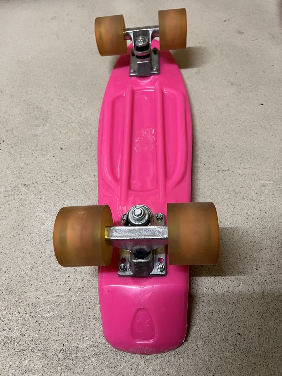 Skateboards: Pinkes Skateboard - Leuchtende Räder – Usato da Rafz venduto da SaintCruz 4
