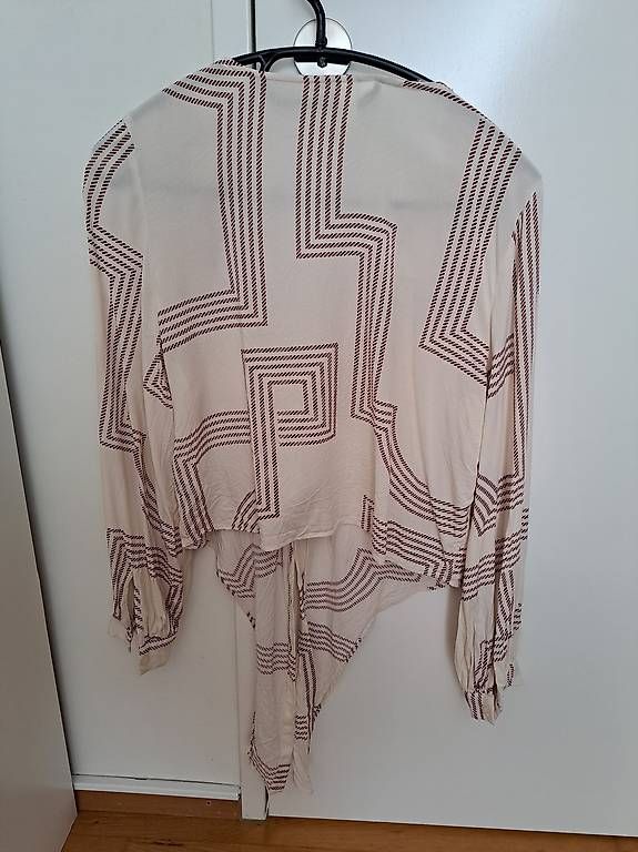Camicette: Gemusterte Bluse H&M Grösse 38 inkl. Versand CH – Usato da Winterthur venduto da ste_jhr6 2