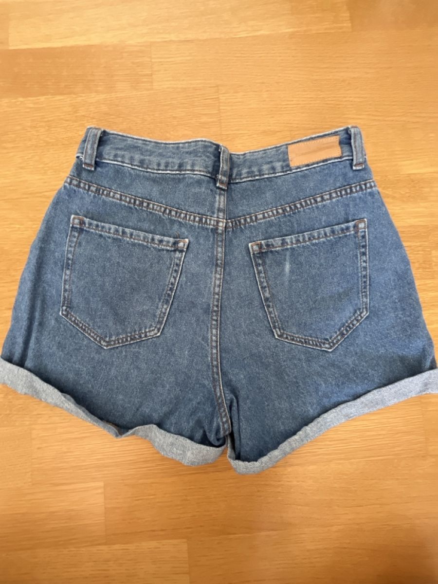 Hosen: Jeansshorts Grösse 38 – Gebraucht aus Rüschlikon von Simoneh76 1