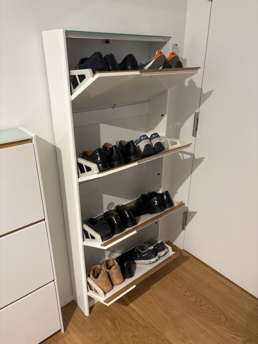 Scaffali: Meuble à chaussures Pfister Zermatt – Usato da Lausanne venduto da Kingarthur5 1