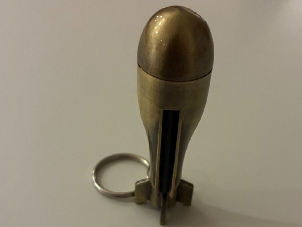 LighterKeychain - Premium-Feuerzeug als Schlüsselanhänger (Neu und ...