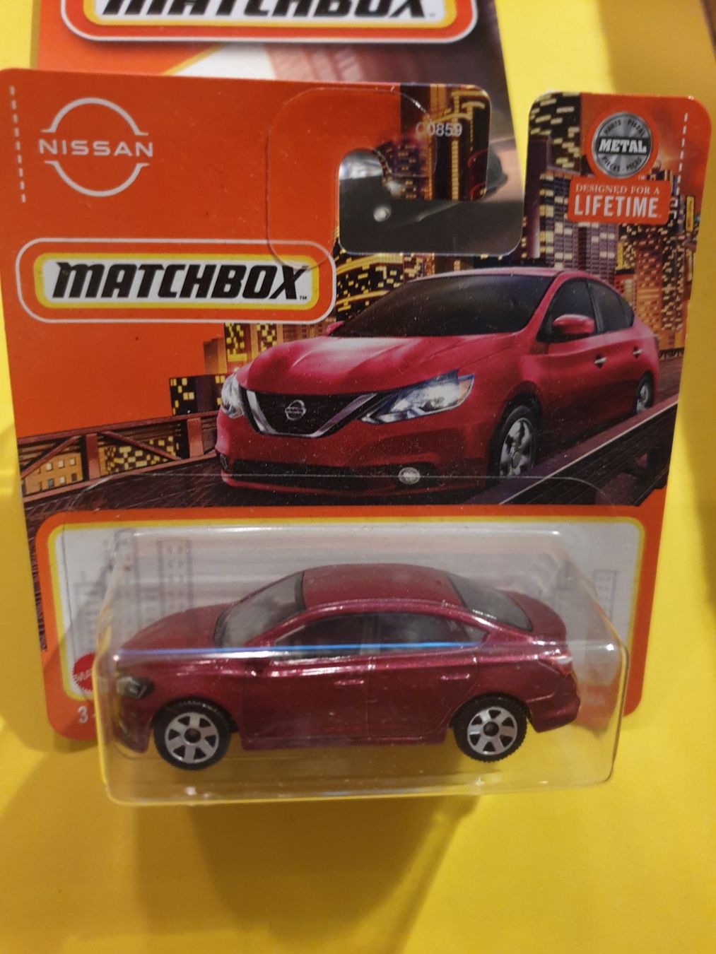 Matchbox Modellini d'auto: 2 x Matchbox 2016 NISSAN SENTRA – Nuovo e nell'imballaggio originale da Oftringen venduto da Rotor 4