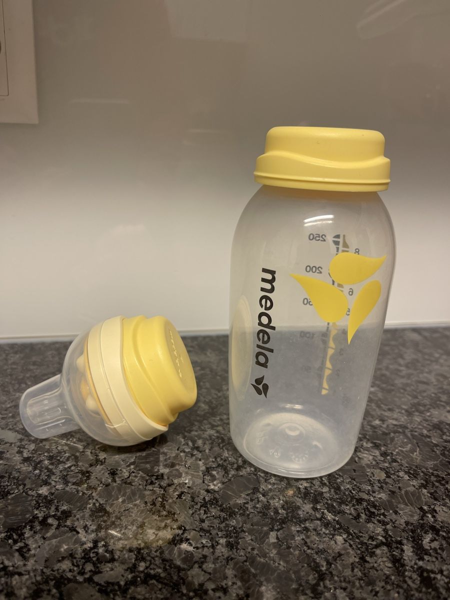 Medela Pasti del neonato: Medela Calma Muttermilchflasche mit Sauger – Usato da Rapperswil SG venduto da Jule1410 1