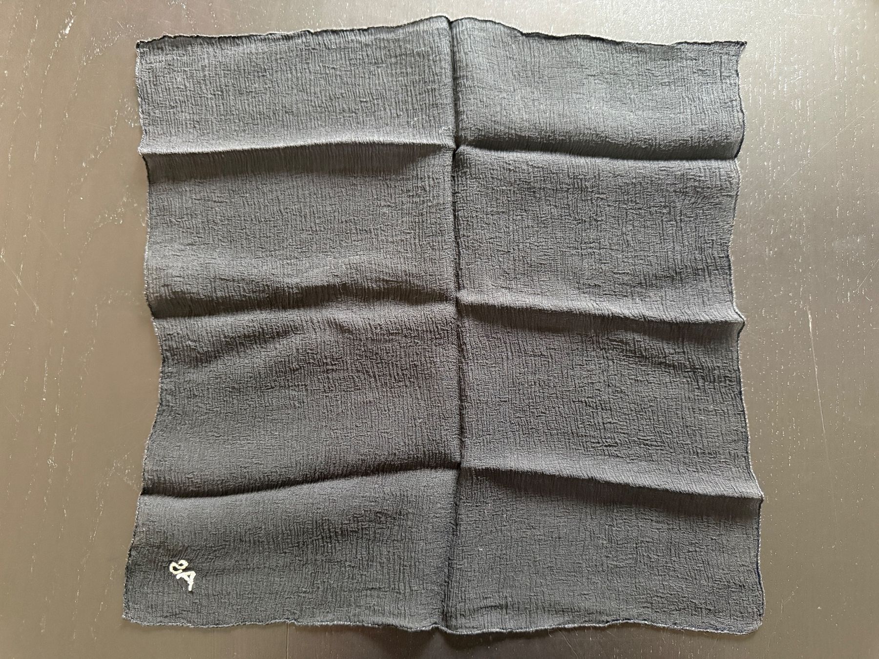 Foulard & Sciarpe: Schwarzes Tuch mit Monogramm AS 31x32cm – Usato da Erstfeld venduto da Uhu1980 2